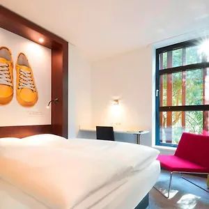 7things - My Basic Hotel